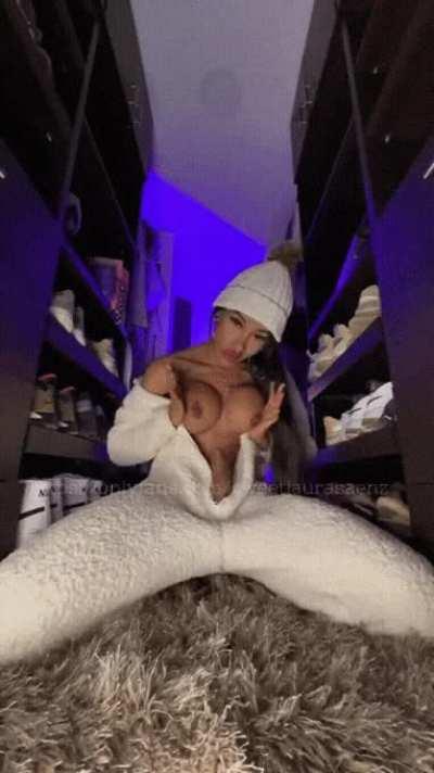 SEXY SEXY SEXY LAURA 🤍💜🤍