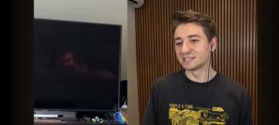 Solo a me sembra Simone?