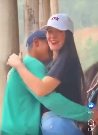 Anyone knows the girl?