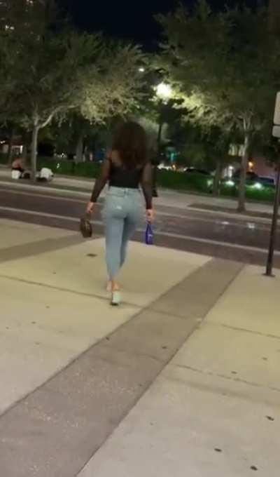 kortnee_d walk'n dat walk (reccent)