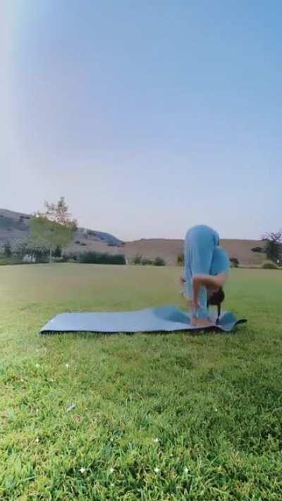 Morning yoga in many positions 👀🔥