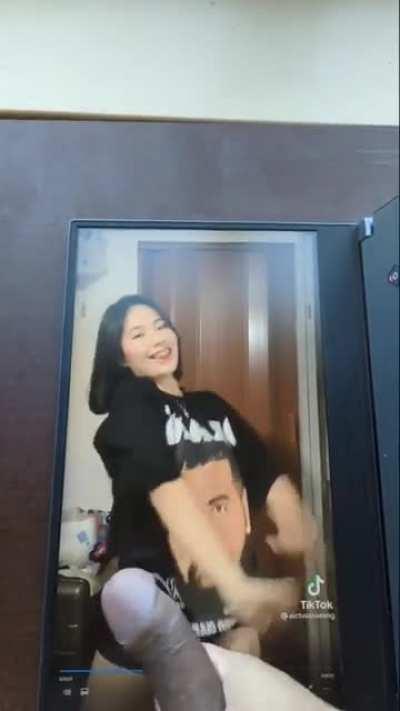 Former fan of this TikTok girl, I request to others to trib her all videos on TikTok.