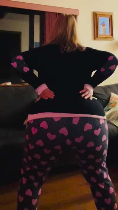 My first dancing in pj’s fart 💨 Does this get you going? 👅 👃 😈 