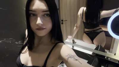 I wanna be used like a fuckdoll in this washroom