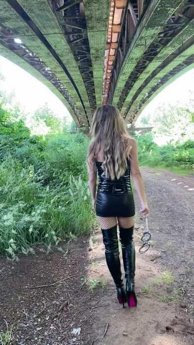 Careful, this ass is on fire 🔥 LATEX & PVC LOVER 🖤 Best FEMDOM & BDSM CONTENT on OnlyFans 💦 HOTTEST ASS 😽 Hot videos with slaves [IRL] 🔥 Custom videos available 🖤 Kinky friendly... 🗝️ & I love to humiliate my little horny bitches ‼️ Chastity, 