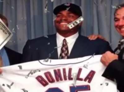 Behold: The highest-earning MLB player of the year of our lord 2020, Roberto Martin Antonio Bonilla