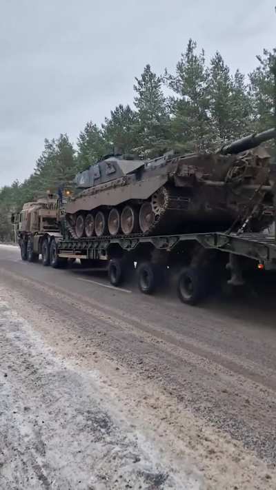 Thanks to recent aid packages from the USA and European partners, Ukraine is holding back the Russian onslaught and preventing them from advancing westward. The Ukrainian Armed Forces have been successfully using Western and Ukrainian-made weapons in thei