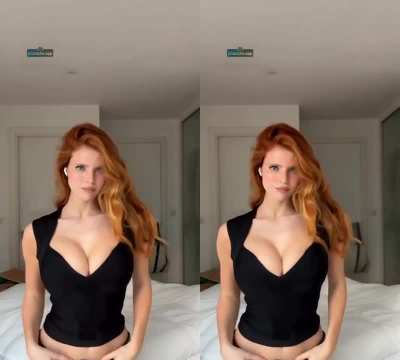 Emily in VR - 3D SBS Video - Happy Weekend!
