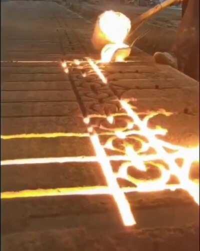 Отливка ограды в песке