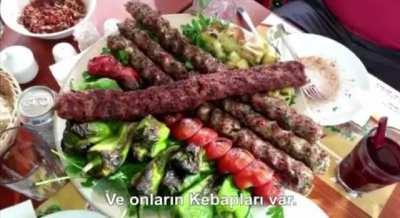 Bir daha arap diyen olursa kürekle vurucam ağızlarına