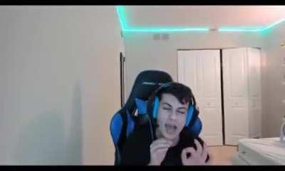 Não esqueça de mutar o fone