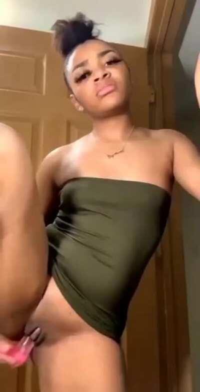 Anyone knows who this is 😁🤔🤔