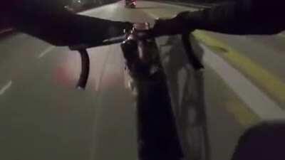 GLORIOUS BOSNIAN 🇧🇦 🇧🇦 💪💪 MAN SHOOTIN ARTILLERY SHELLS TO STINKY 🤢🤮 S*RBIANS 🇷🇸 😤 🤬