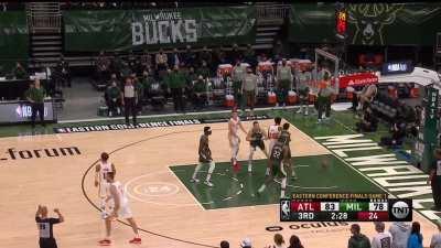 [Highlight] Trae shuffles and drains the wide open three