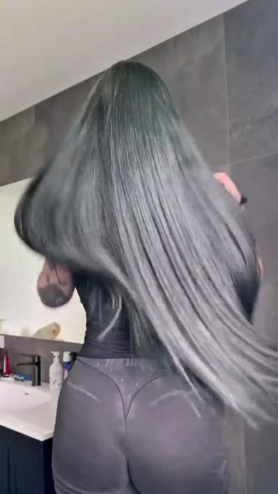 Looooong hair 🫶🏼