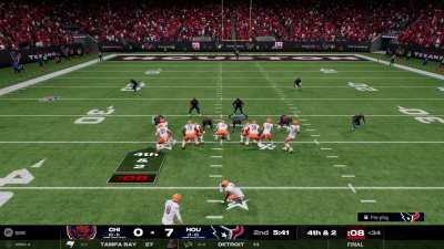 Caleb Williams Audibles and calls his own number! To kick it…