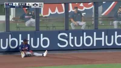 [Highlight] Luke Voit Hits Ground Rule Double. Giants 7, Vikings 0 Halftime