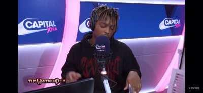 listen to how he jus floats on this beat 🤮