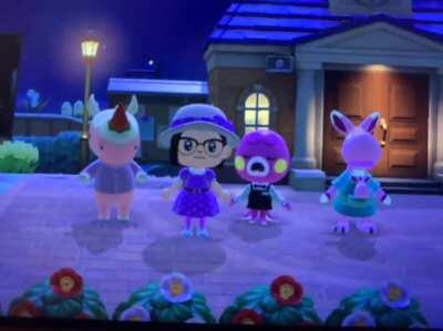 Just a chill karaoke night in the plaza with the girls 😳