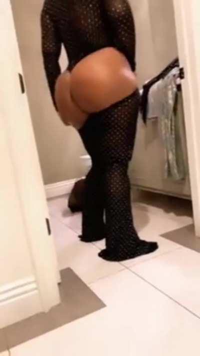 Supercut of Maddy and Jai Nice trying on outfits for New Year's Eve 2018