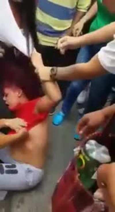 Latin thots throwing down in the street