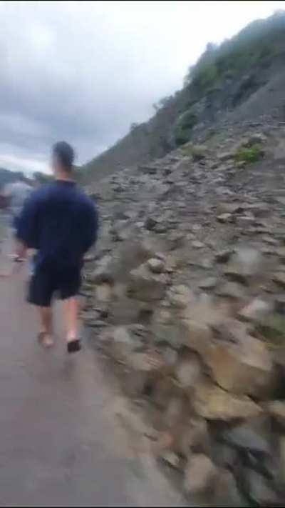 Video made today morning by a friend of the landslide/ Road cave in Parwanoo on the Chandigarh-Shimla highway.