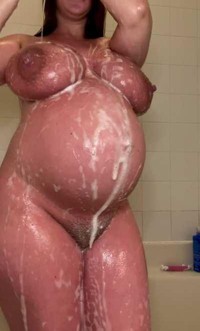 Big Nipples Huge Tits Pregnant Shower