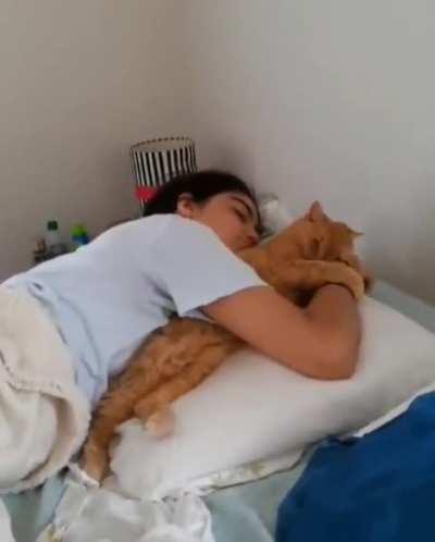 I need a hug like this.