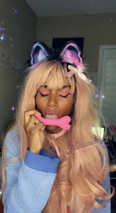 Do you like my puppy dog eyes :>