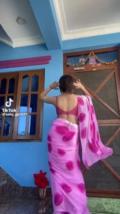 Thots in sari’s >> 🤤😈