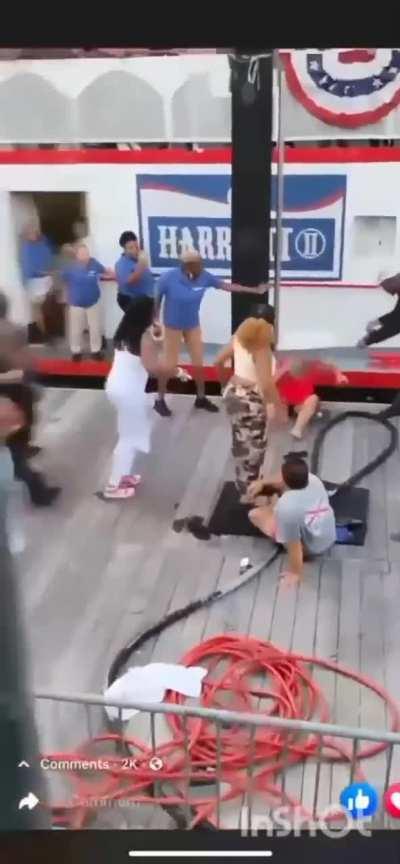 beautiful events like this deserves some WWE commentary in reality, I swear. 