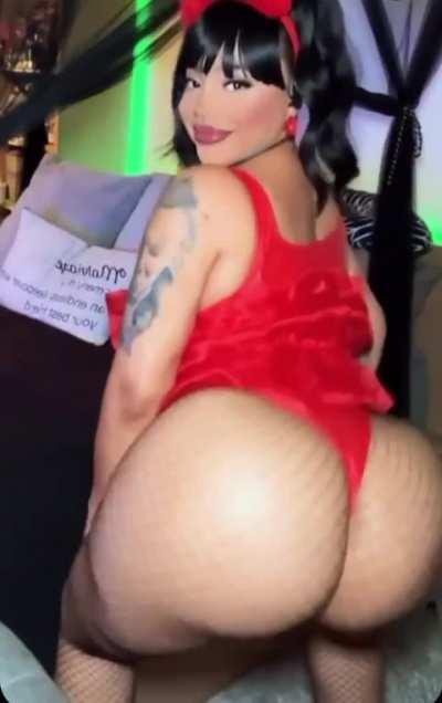 Beth (@bethbeauty30)