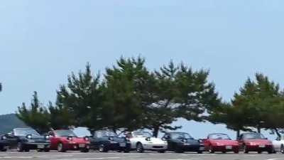 Is this a record? An NA popup lights wave, featuring 30 Eunos Roadsters!