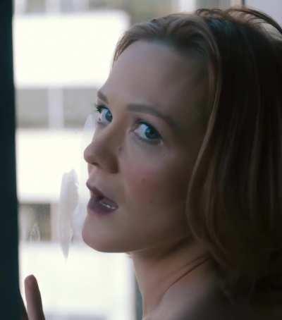 Louisa Krause and Anna Friel in The Girlfriend Experience