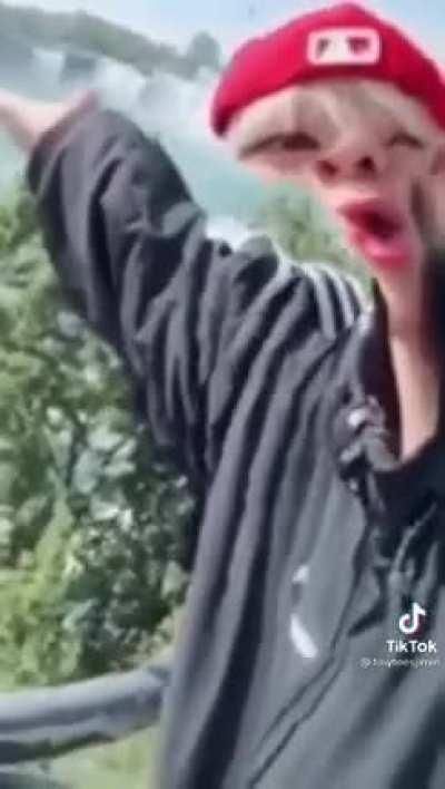 AHAHAHAHHAHA WHAT DID HE SAY?!