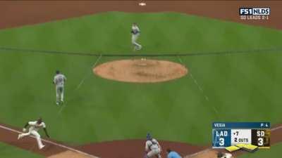 [Highlight] [Highlight] Jake welcomes you to the crone zone as he gives the Padres the lead in the 7th!