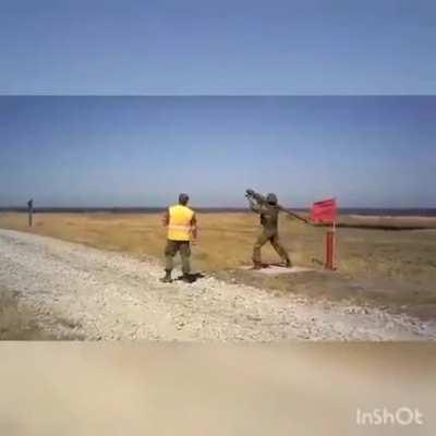 Солдат выстрелил из ПЗРК 