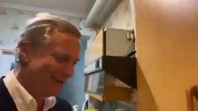 Aweonao hace el huevo antes que los fideos