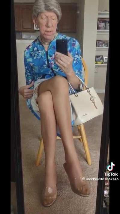 Jessie says hi to Steven (Jessie and dreamy bull canonically related?) 🤔🤯