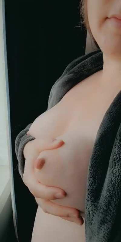 The nice thing about being a milky chubby girl is you can bring cookies too 👅