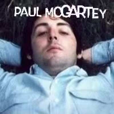 Which beatle is getting the best head?