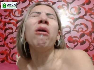 Camgirls have a lot of trouble with goo :D