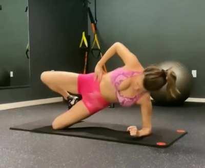 tighten those lip muscles.🤤