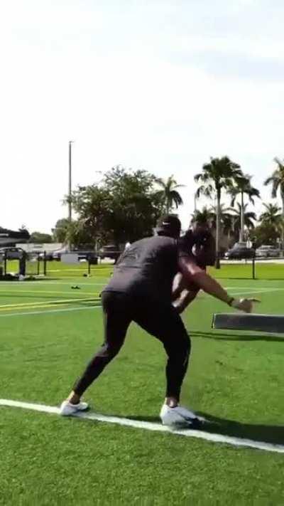 QB #1 back to 100% 🐬 ☝