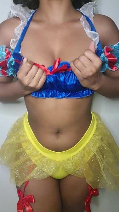 just your favorite cum slut princess 👅