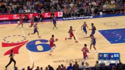 [Highlight] Paul Reed adds another block to go with his 6 steals and it leads to a De'Anthony Melton three!