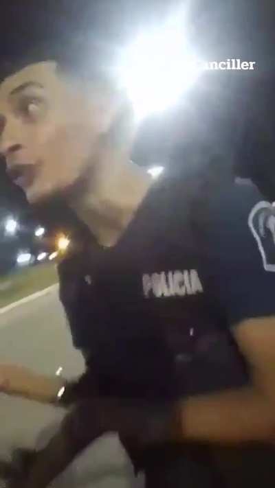 La provincia de Kicillof es tan corrupta qué te para un policía para hacerte control de alcoholemia y el milico esta más duro que milanesa de mármol