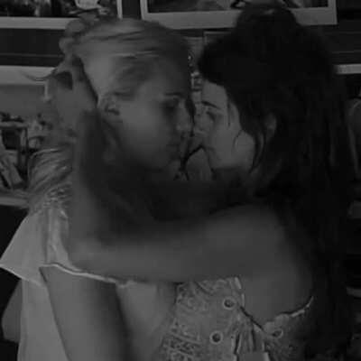 Penelope Cruz and Scarlett Johansson