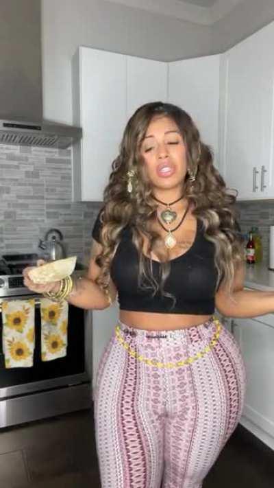 LOVE DEM FLARE PANTS!!!