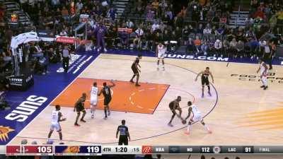 [Highlight] Mikal Bridges throws down a mean dunk in traffic and illuminates the arena with his smile